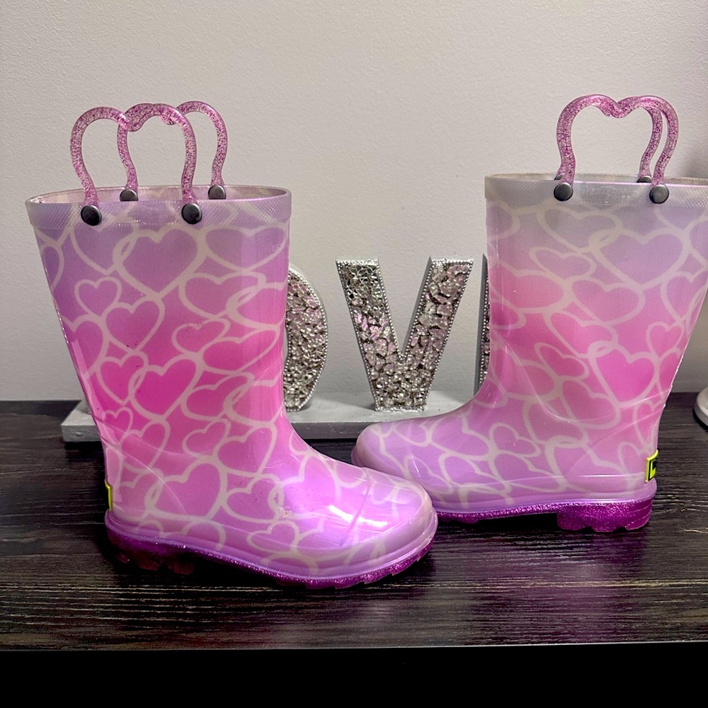These little cute pink light up boots are so adorable. - Picture 1 of 6